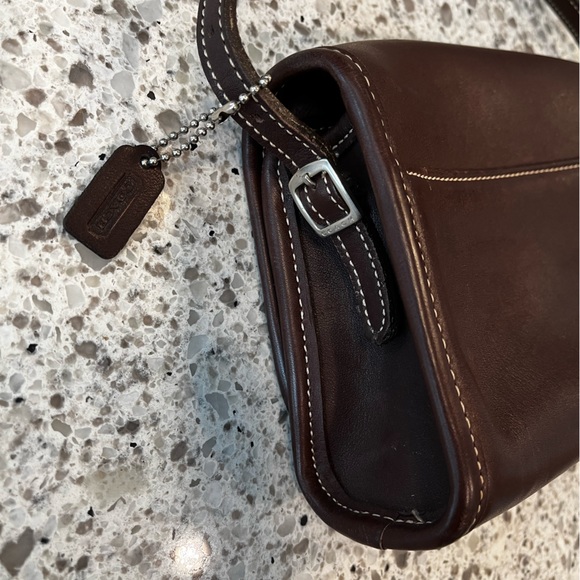 Vintage Coach Brown Leather Shoulder Bag - Picture 4 of 14